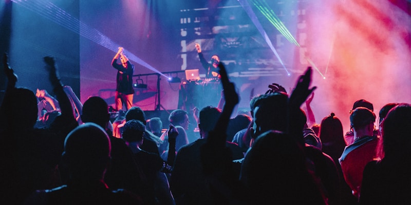 铁粉聚集地球迷社区 - 体育爱好者互动交流与观点碰撞的线上家园